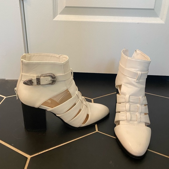 White ankle booties - Picture 4 of 4